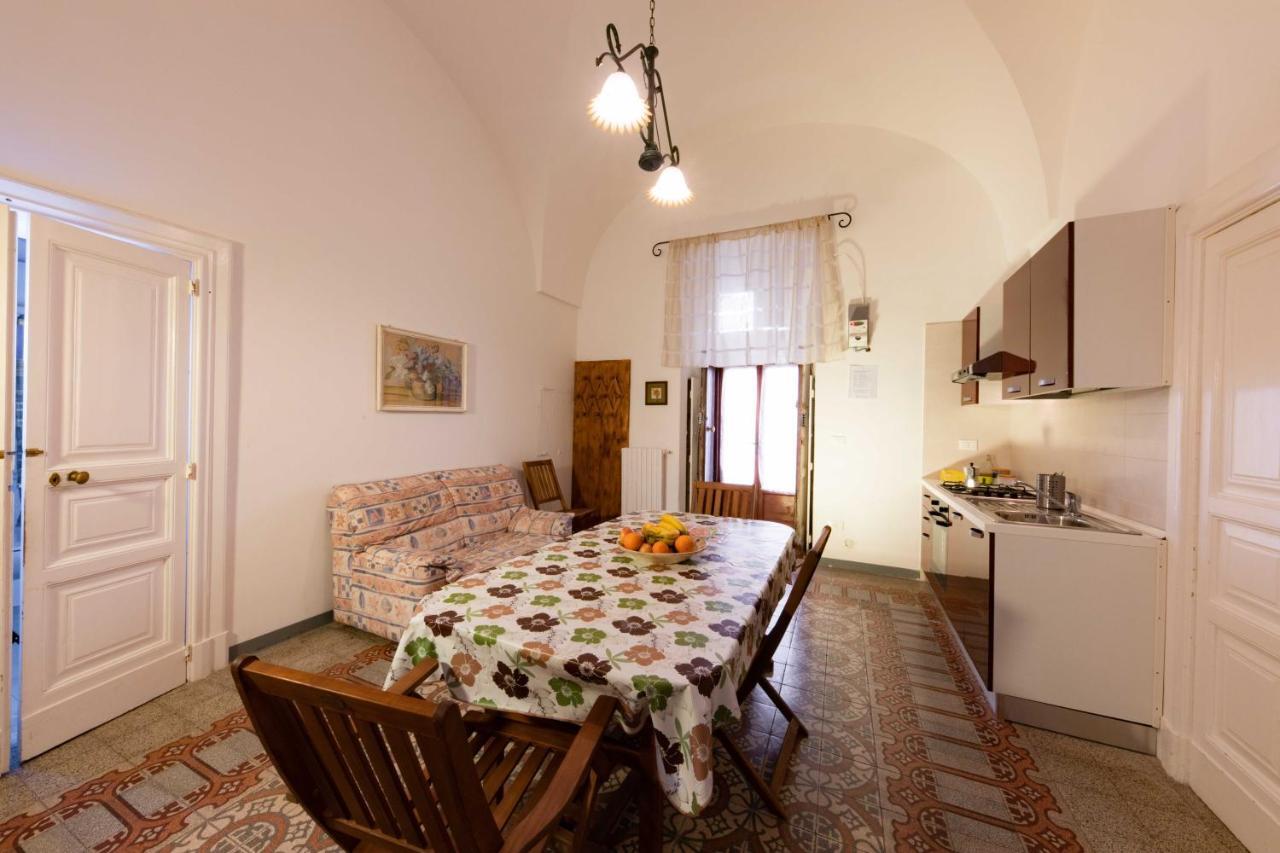 Casa Vacanza La Stradella Ostuni Bagian luar foto