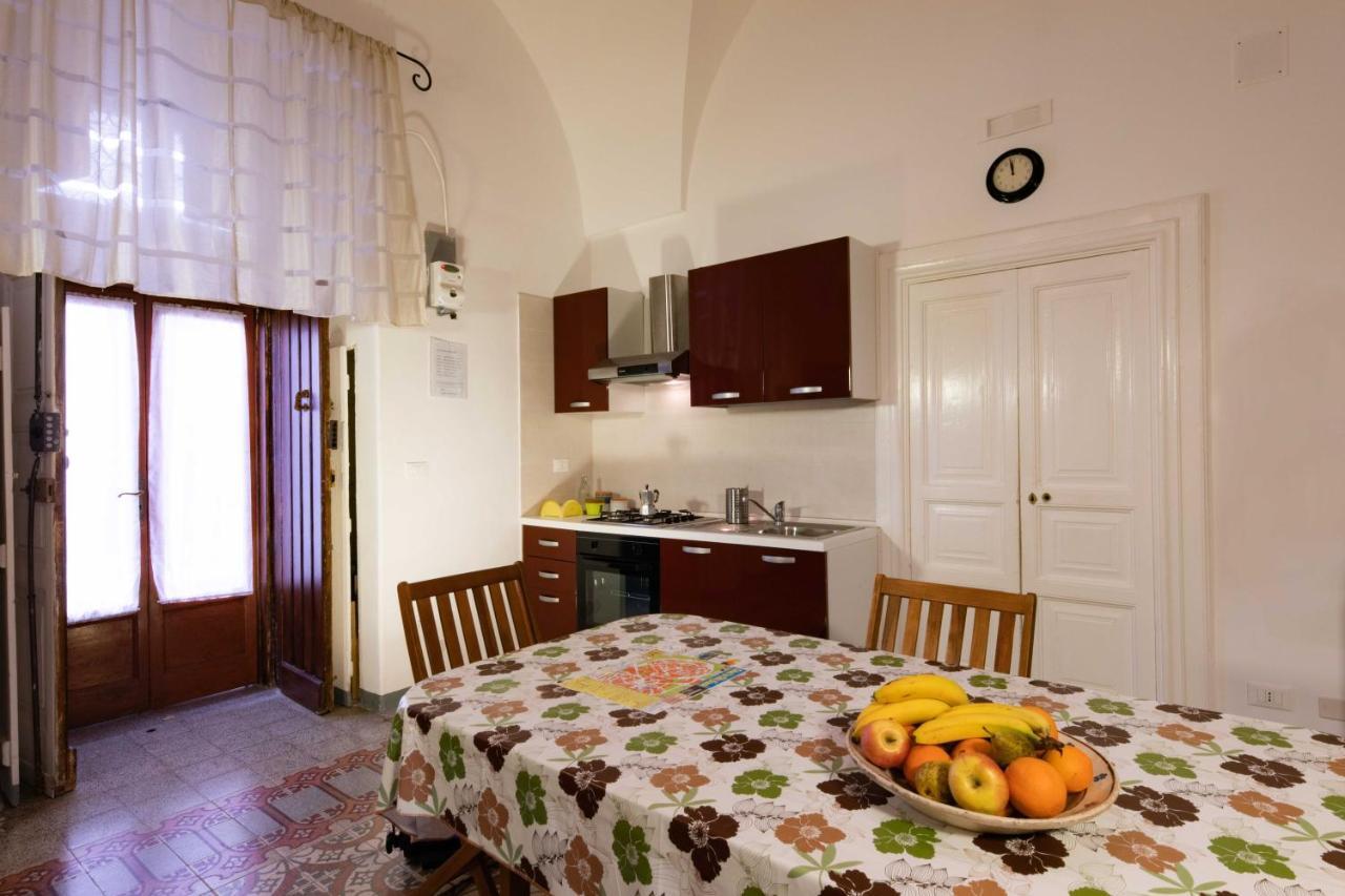 Casa Vacanza La Stradella Ostuni Bagian luar foto