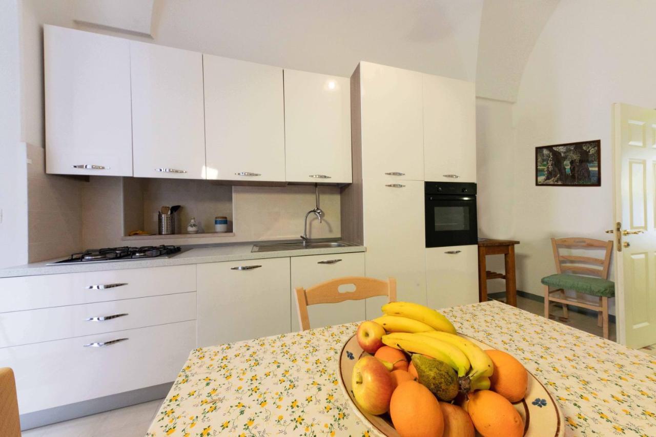 Casa Vacanza La Stradella Ostuni Bagian luar foto
