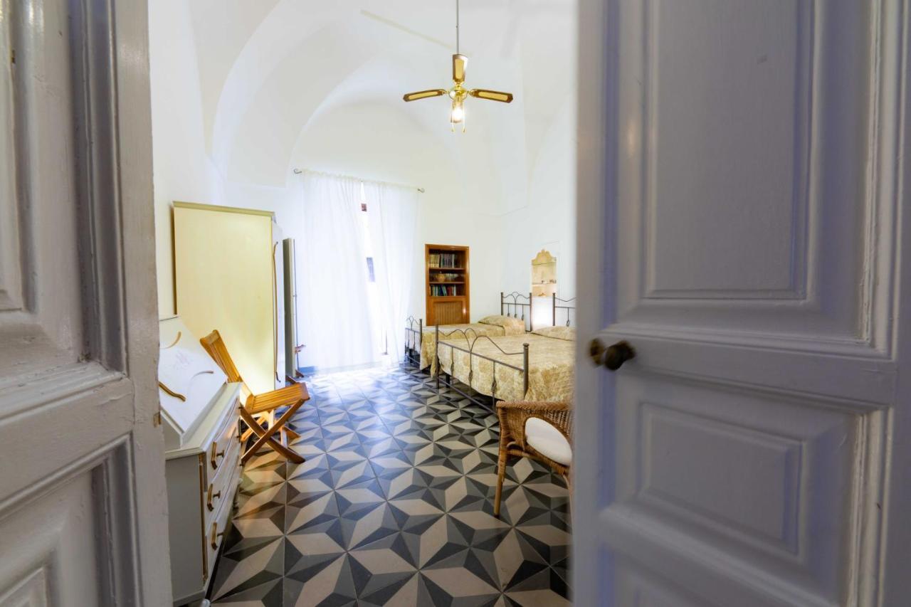 Casa Vacanza La Stradella Ostuni Bagian luar foto