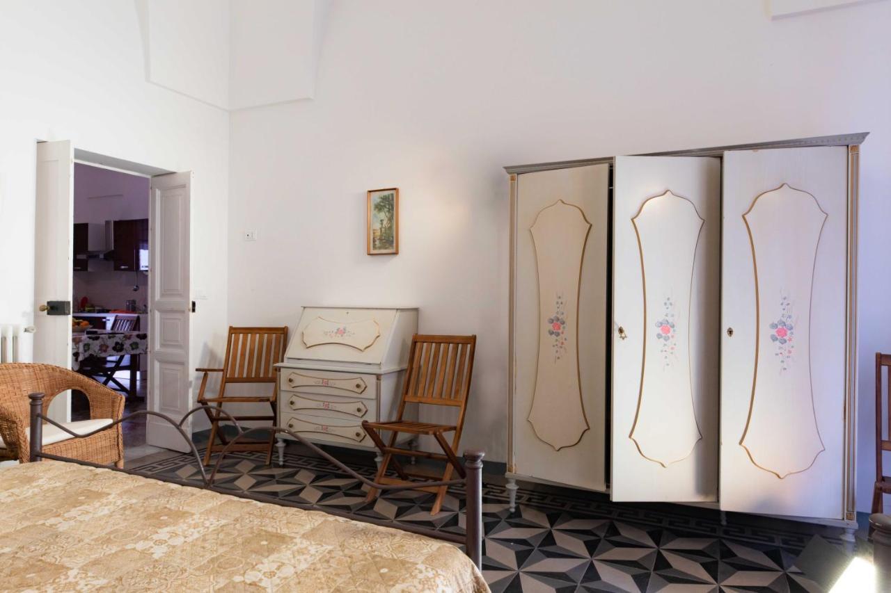 Casa Vacanza La Stradella Ostuni Bagian luar foto